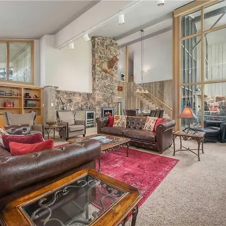 Elkhorn Lodge Home